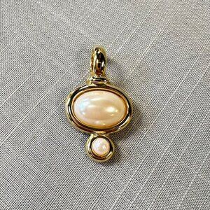 Vintage Faux Pearl Gold Tone Double Drop Pendant